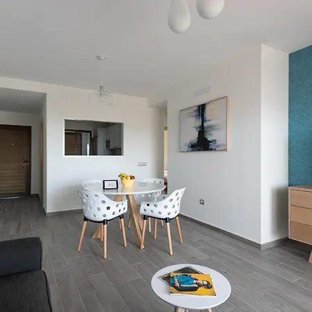Apartment Homeforguest En Residencia De Lujo Con Terraza Y Piscina *