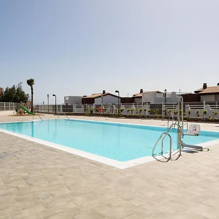 Homeforguest En Residencia De Lujo Con Terraza Y Piscina Apartment