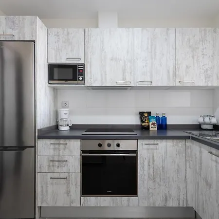 Homeforguest En Residencia De Lujo Con Terraza Y Piscina דירה